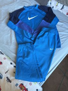 Nike tracksuit 158-170 cm