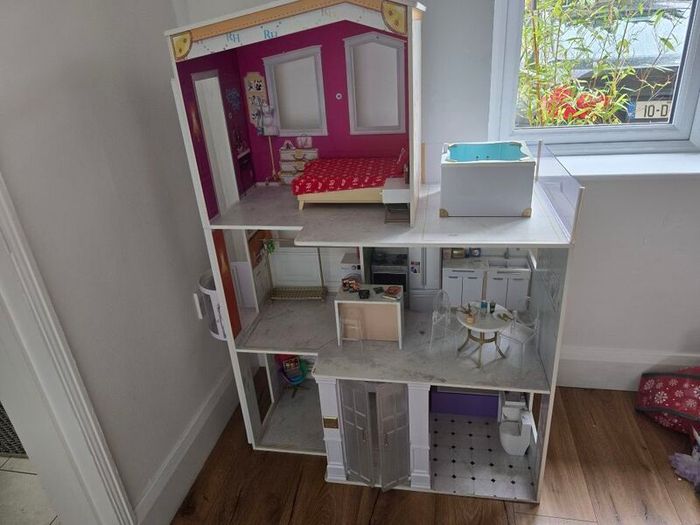 Rainbow High Doll House