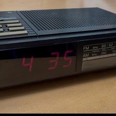 vintage clock radio