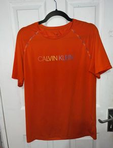 Calvin Klein tshirt size s