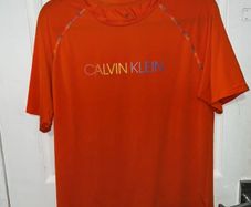 Calvin Klein tshirt size s