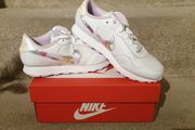 New Nike trainers size 4uk