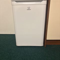 Under counter Fridge Indesit
