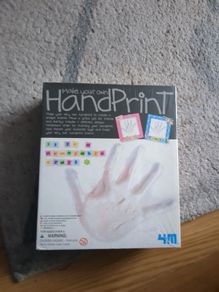 baby  hand print