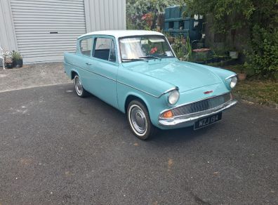 Ford Anglia 105e