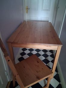 dining table and 4 chairs