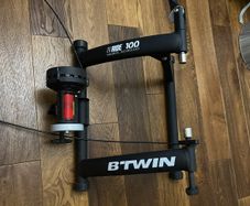 B'Twin In'Ride 100 Magnetic Home Trainer - Excellent Condition