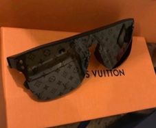 Louis Vuitton (Sun Glasses & Card)