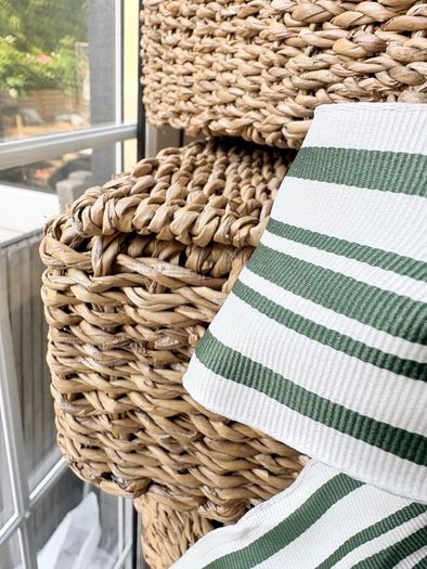 New 31cm x 31cm x 14cm 3 compartment basket with olive stripe bow