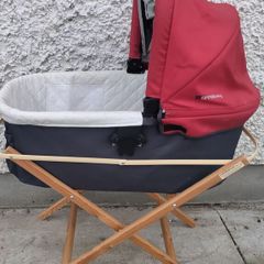 Uppababy (2011) carrycot and stand