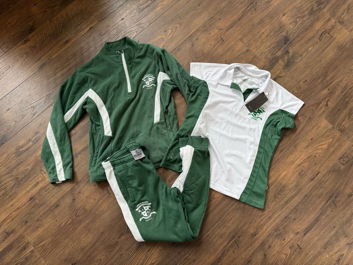 loreto foxrock uniform ( fit to age 18)