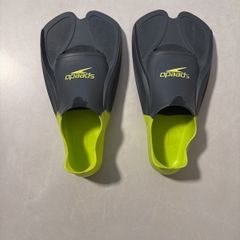Speedo fins (kids) Size UK 2-3
