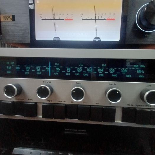 Iconic Vintage Leak 2000 Hifi Stereo Amplifier Receiver from the golden era 1970s STUNNING condition Soild teak wood
