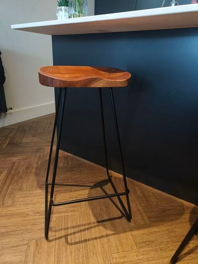 bar stool