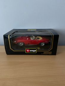 Jaguar E Cabriolet 1961 1/18 Burago Model Car