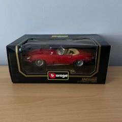 Jaguar E Cabriolet 1961 1/18 Burago Model Car