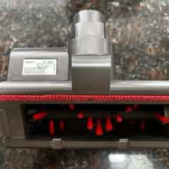 Dyson motorised head