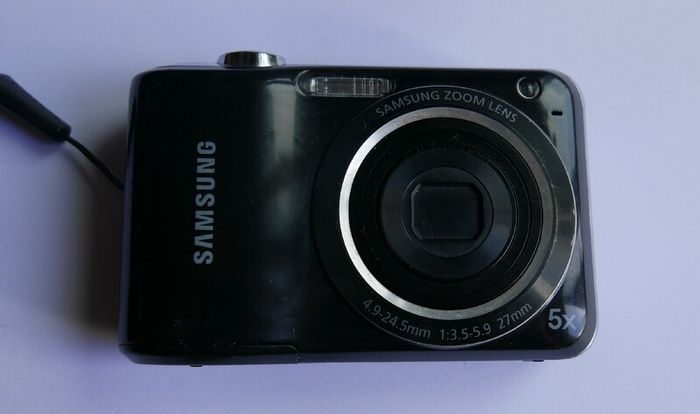 Samsung ES30 Black 12.1MP digital compact camera Tested