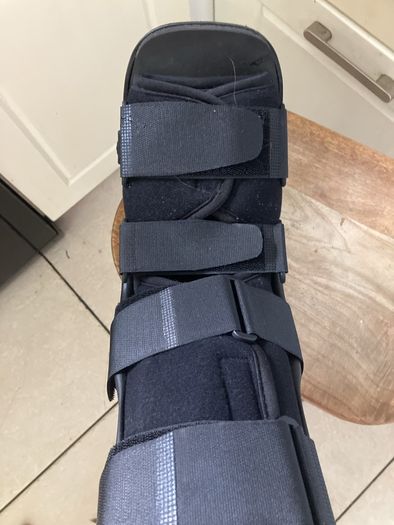 Leg brace