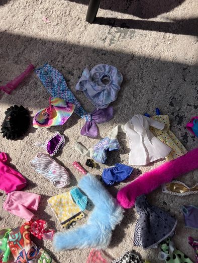 Barbie clothes, shoes, bags, jewellery and accessories