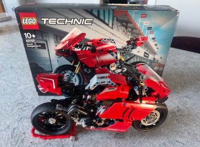 LEGO Technic Ducati Panigale 42107