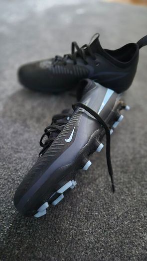 kids football shoes
