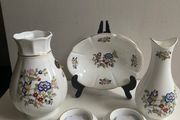 Bargain collection of Five pretty Royal Tara Harmony pattern