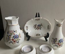 Bargain collection of Five pretty Royal Tara Harmony pattern
