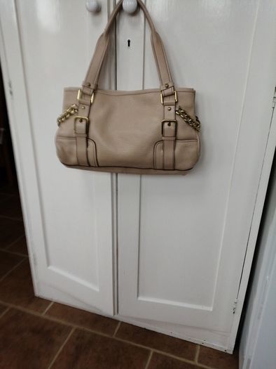 Kenneth Cole Cream Leather Leather Bag