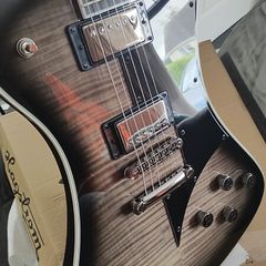 Guitar Fantomen black burst brand new