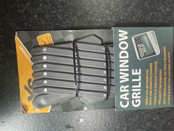 car window grille