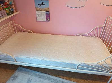 extendable Ikea bed