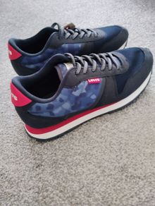 New.Levis boys shoes.UK2 1/2.eur 35