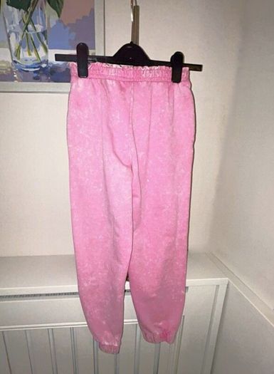 Brand New Girls Oversized Pink Joggers. Age UK 9 / EU 134 cm