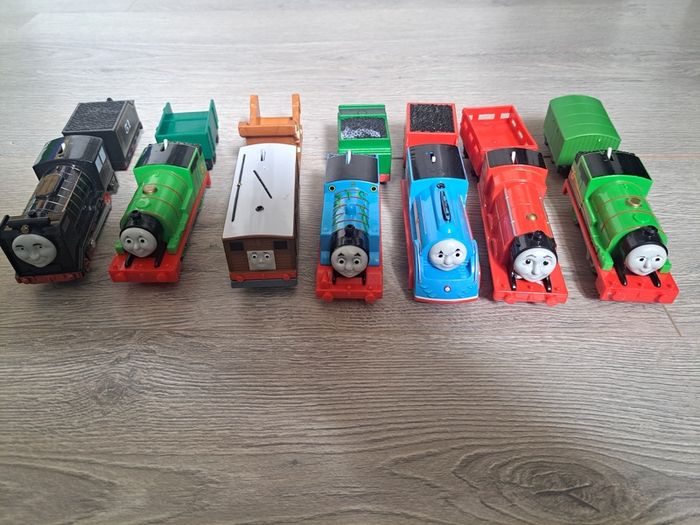 Thomas tank engine trains and tracks