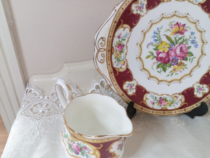 Vintage 21 piece Tea Set Royal Albert Lady Hamilton, Bone China