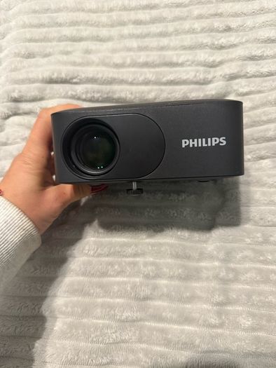 Philips NeoPix 110 Projector (NPX110) + HDMI Cable + Power Adapter+ Remote control