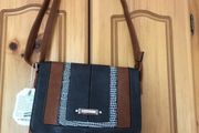 Ladies crossover hand bag