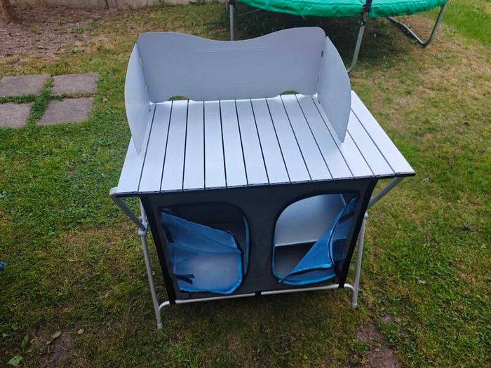 camping kitchen