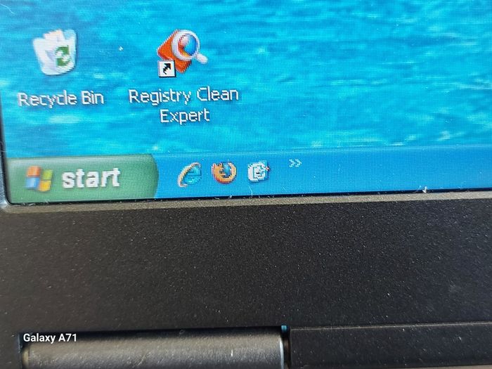 DELL LATITUDE D410, (Vintage), .5GB Ram, 40GB HDD, Original Windows XP, Excellent Battery and in super cosmetic condition,