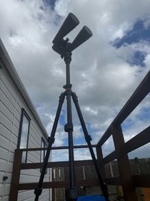 SkyMaster 25 x 70 plus tripod stand