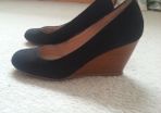 Wide Fitting Shoe - Wooden Wedge (Size 4)