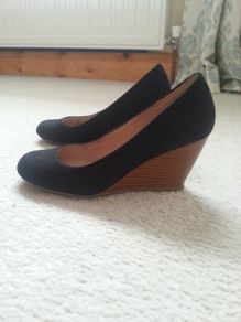 Wide Fitting Shoe - Wooden Wedge (Size 4)