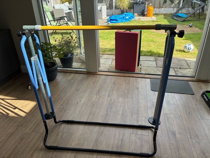 Gymnastics bar