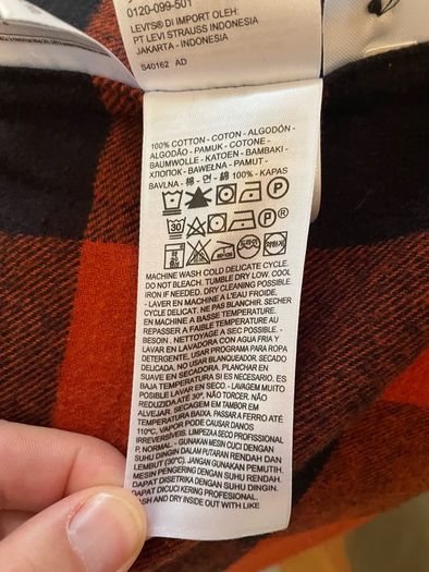 Mens Levis Red and Black Buffalo Check Shirt Long Sleeve. Size Small.