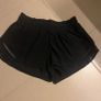 Ladies lululemon Hotty hot shorts Image 3