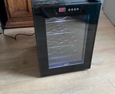 mini fridge / wine fridge/ cooler