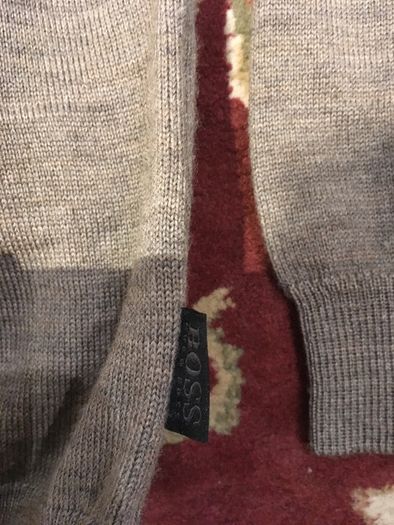 Hugo Boss V-neck Extrafine Merino Wool Jumper, size-Small (regular fit)