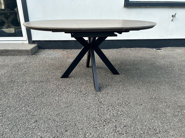 Kitchen table