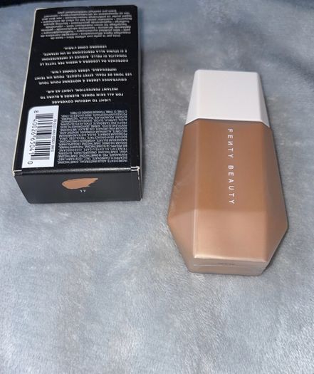 Fenty Beauty (Rihanna brand)Shade 17 Blurring Skin Tint Foundation Eaze Drop 32ml